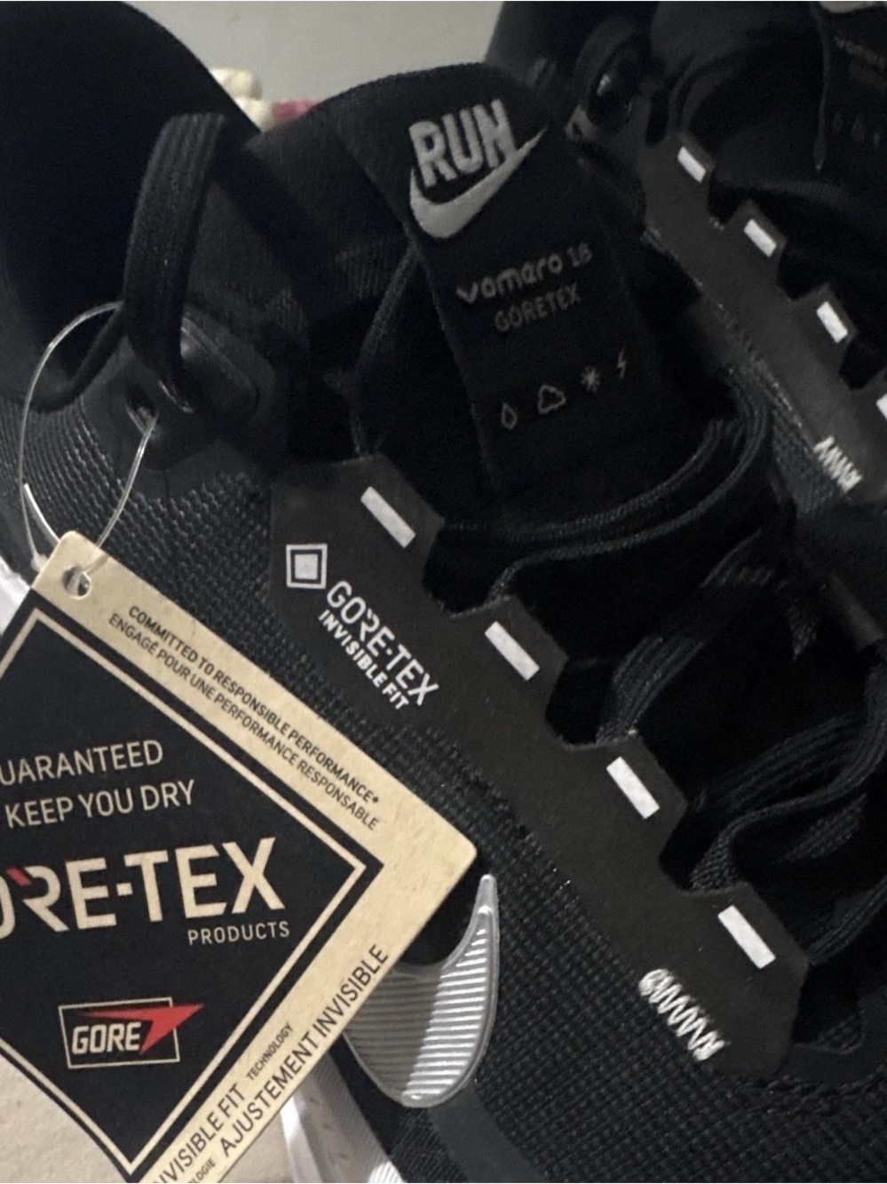 GORE-TEX Black Men's Running Shoes with White Accents